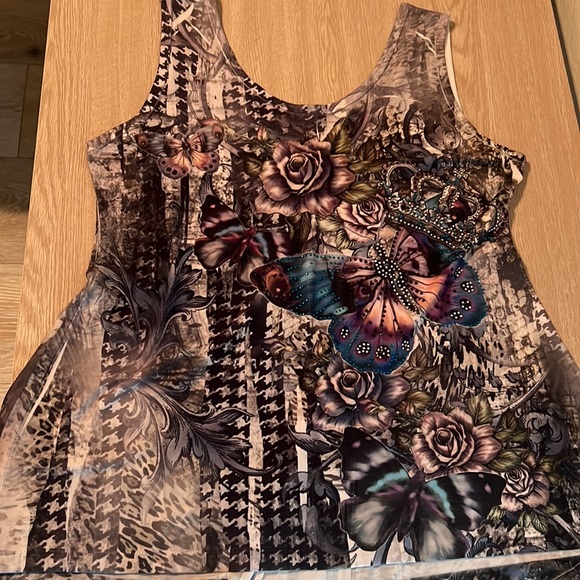 Big Bang | Rose Butterfly Graphic Jeweled Sleeveless Top - Picture 6 of 10